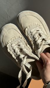 Anatomical sneakers