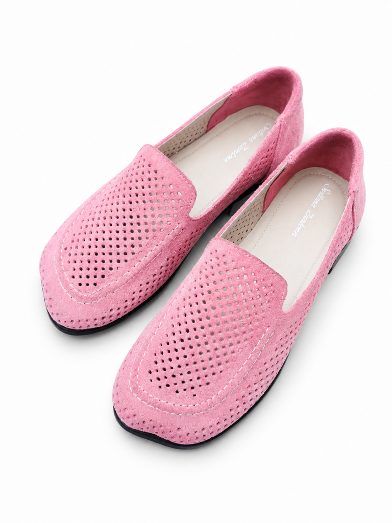 Anatomical perforated loafers